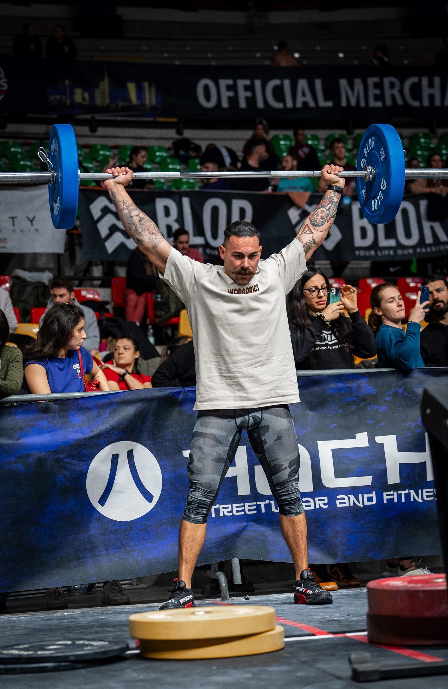 THE BENCHMARK - T-SHIRT OVERSIZE UNISEXE- DESERT/BRUN - WODADDICT