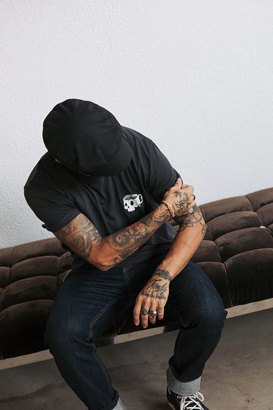 CAFFEINE & WEIGHTS - T-SHIRT - THUNDERNOISE