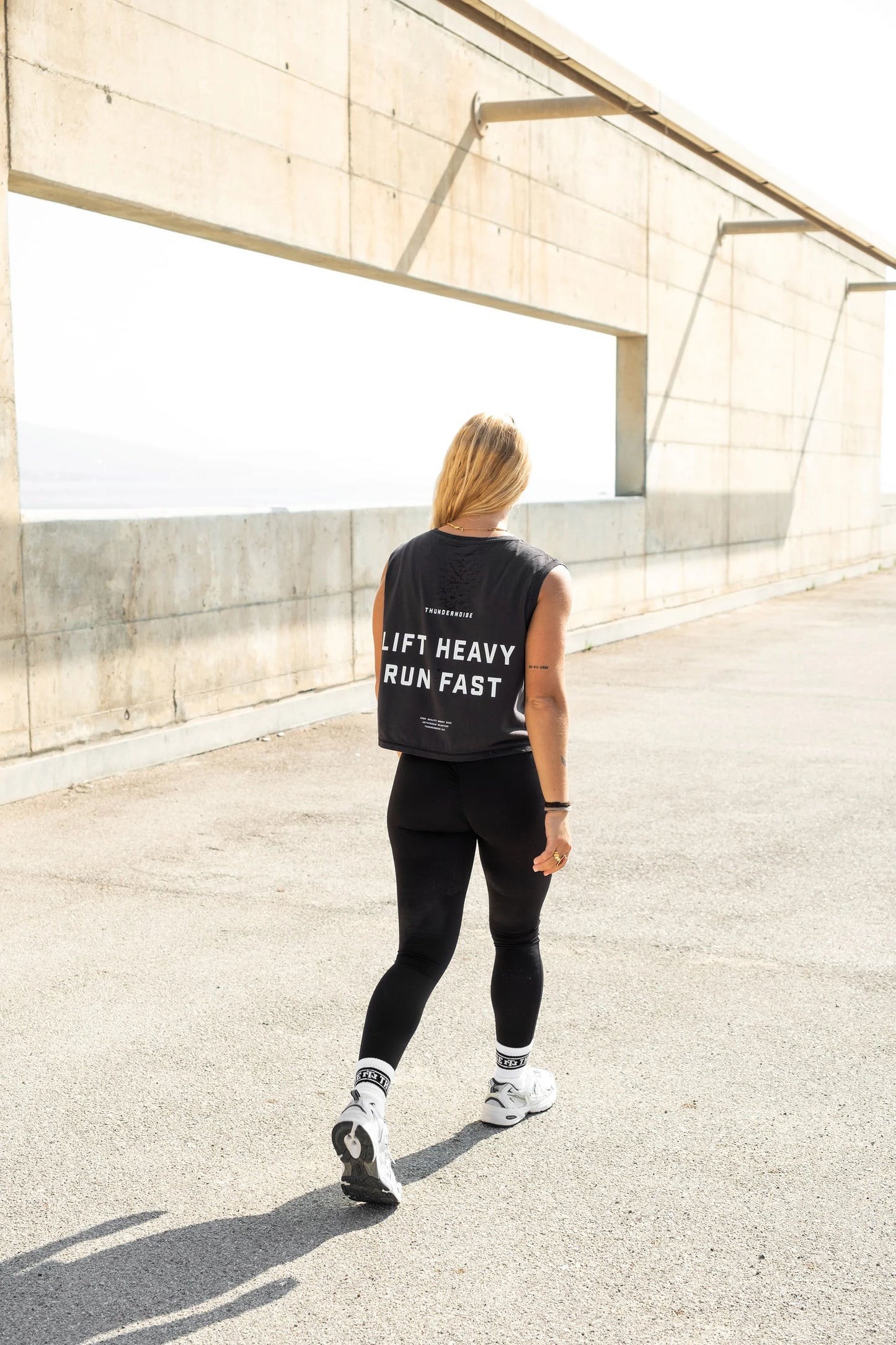 LIFT HEAVY RUN FAST - CROP TOP - THUNDERNOISE