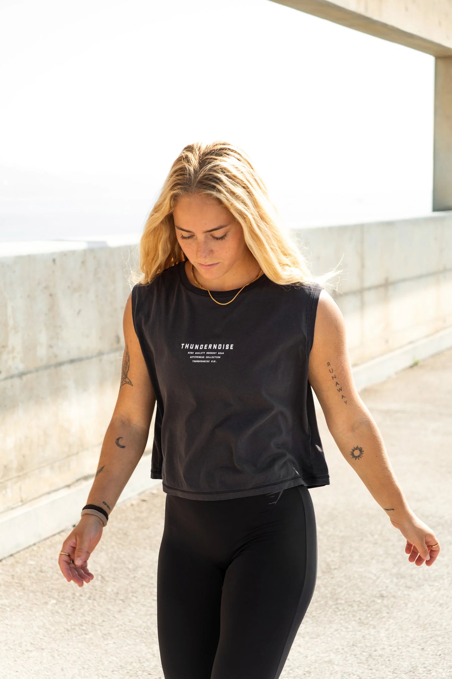 LIFT HEAVY RUN FAST - CROP TOP - THUNDERNOISE